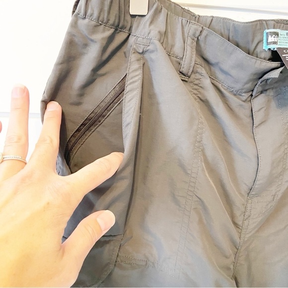 Rei | Women’s Gray Convertible Hiking Outdoor Pants Size 8 - Picture 6 of 11
